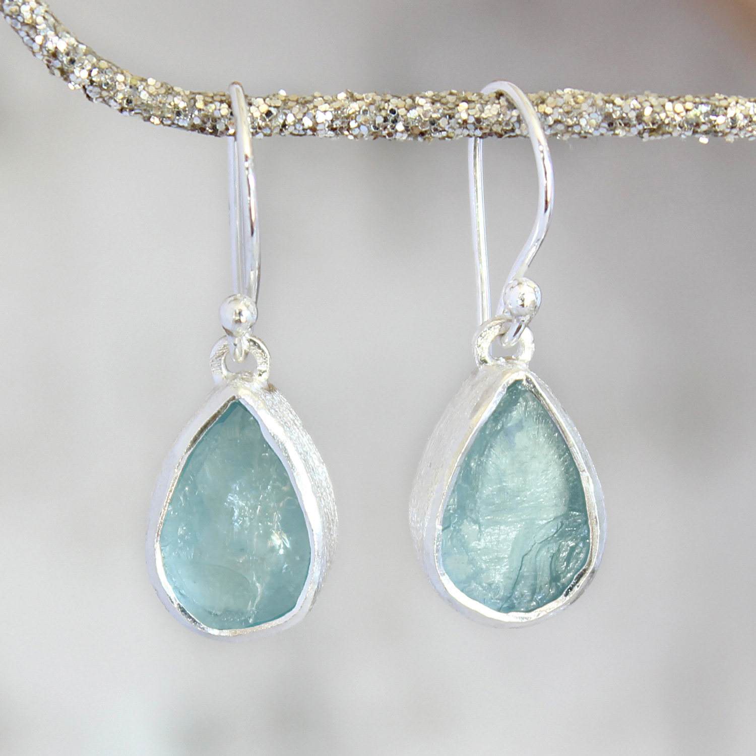 aquamarine-gemstone-earrings-ea018b