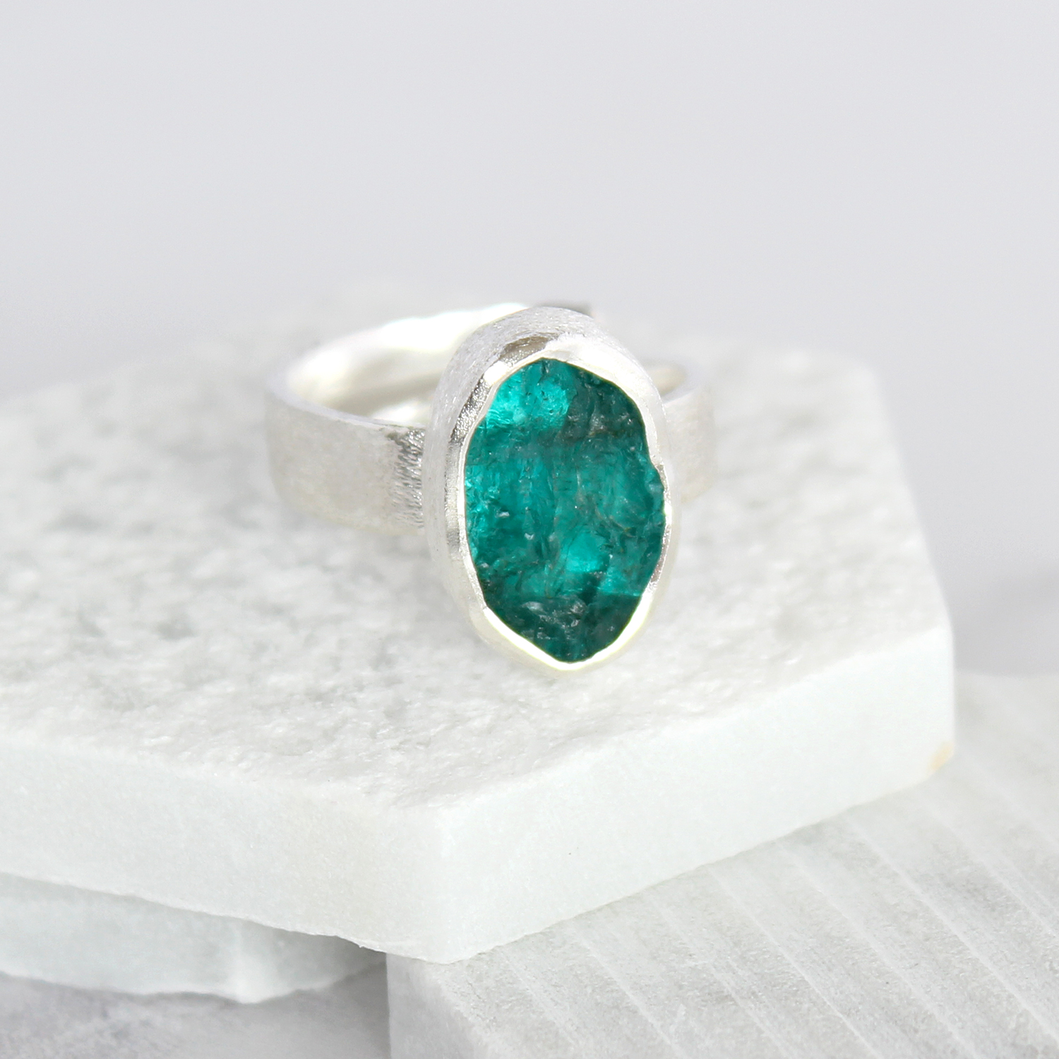 apatite-gemstone-silver-ring-RI026d