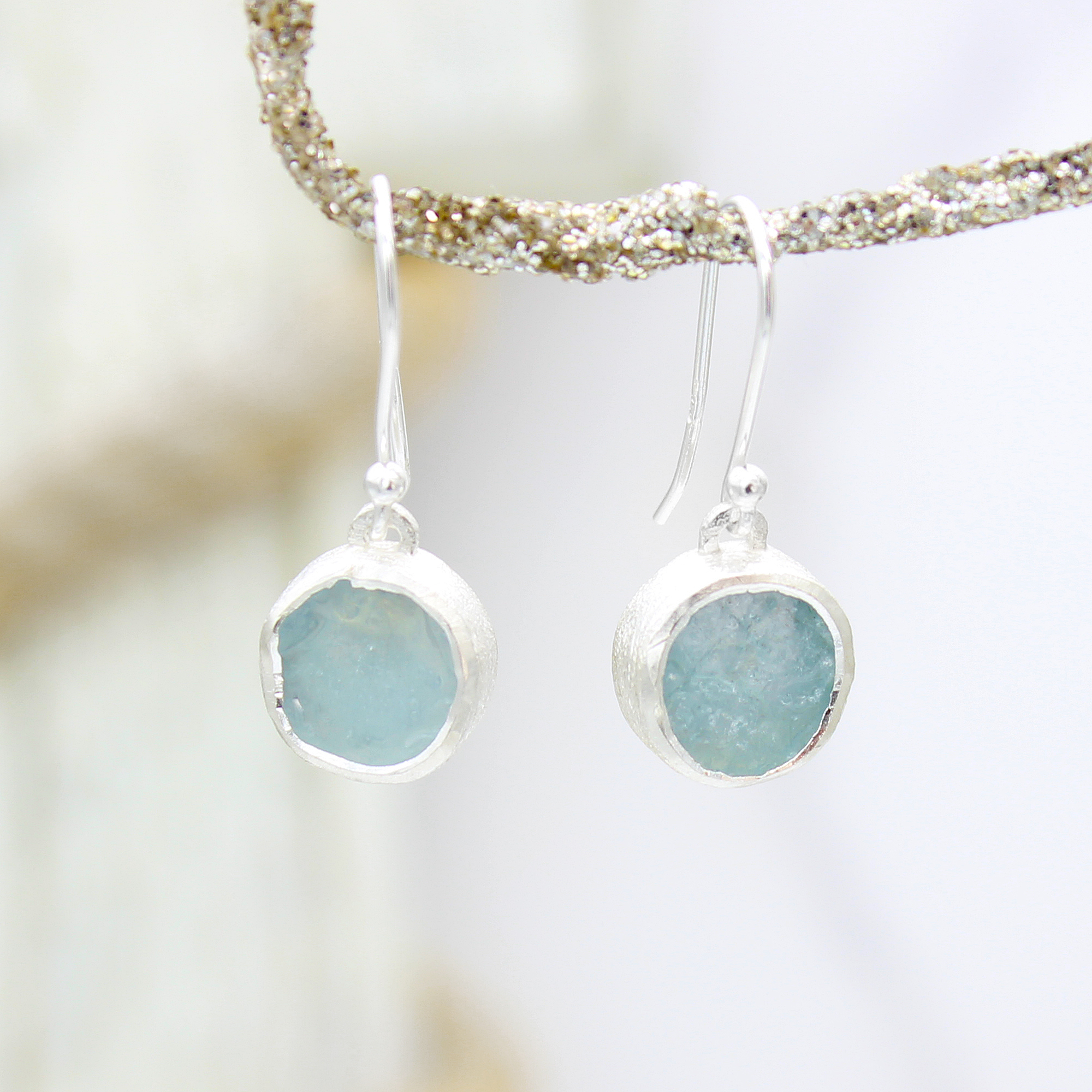 aquamarine-round-gemstone-earrings-EA030e