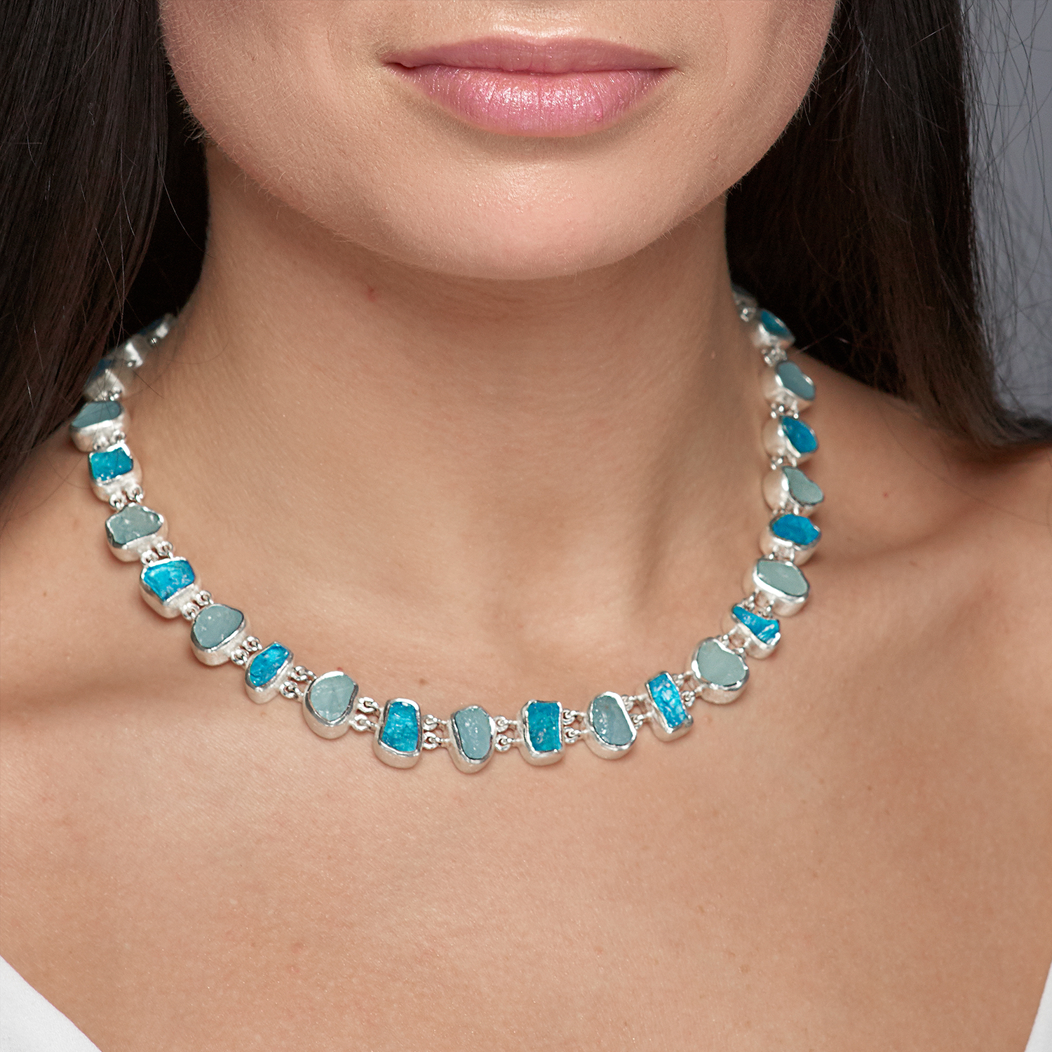 aquamarine-apatite-silver-ladies-necklace-NE034-model