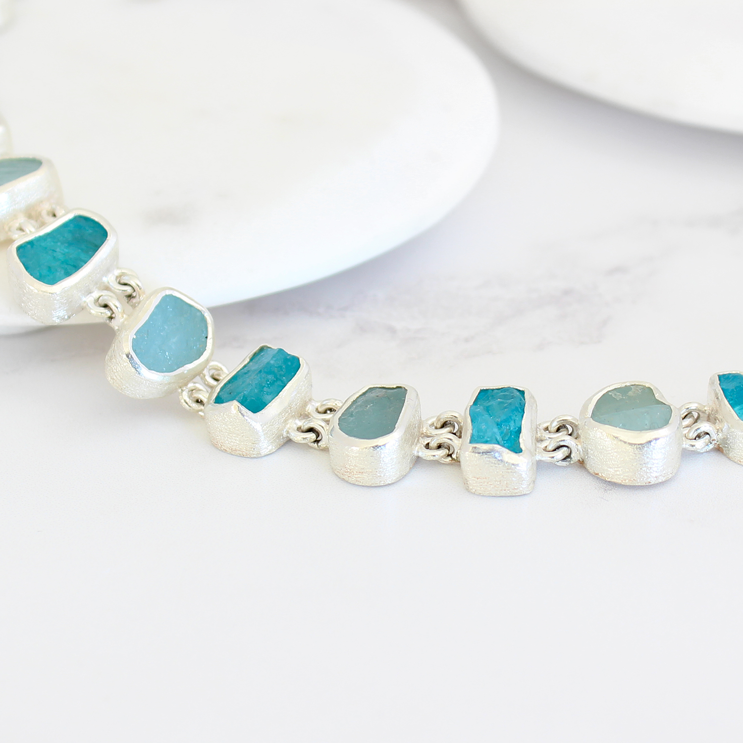 aquamarine-apatite-silver-ladies-necklace-NE034b
