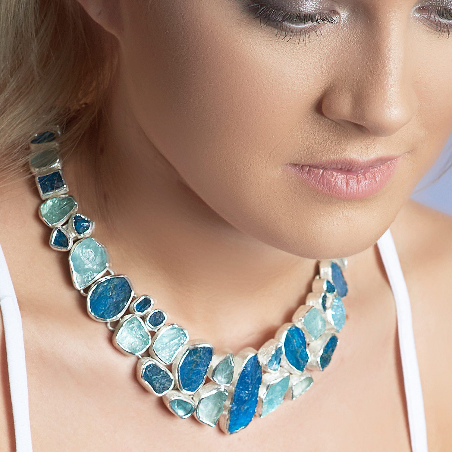 aquamarine-and-neon-apatite-necklace