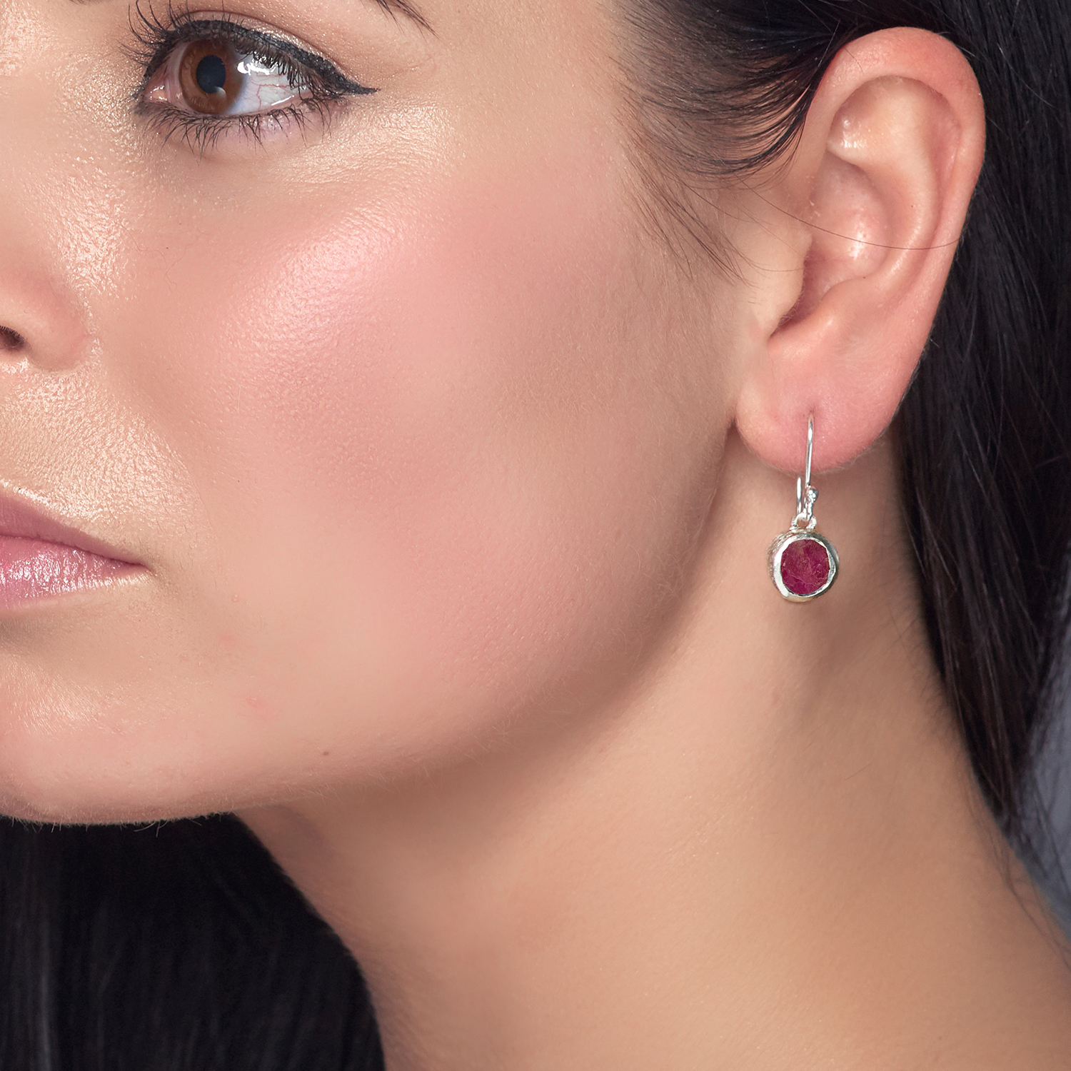 ruby-gemstone-silver-earrings-eao40-model