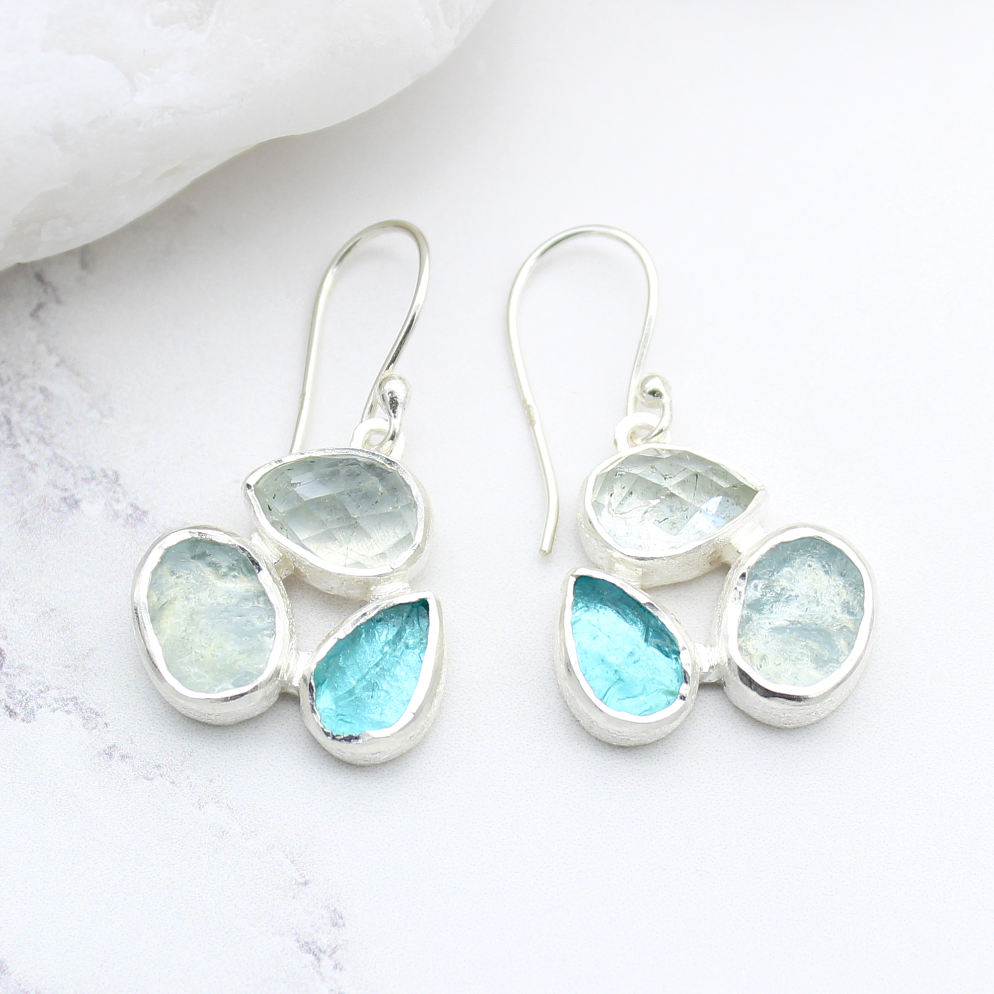 aquamarine-apatite-gemstone-petal-silver-earrings-ea042