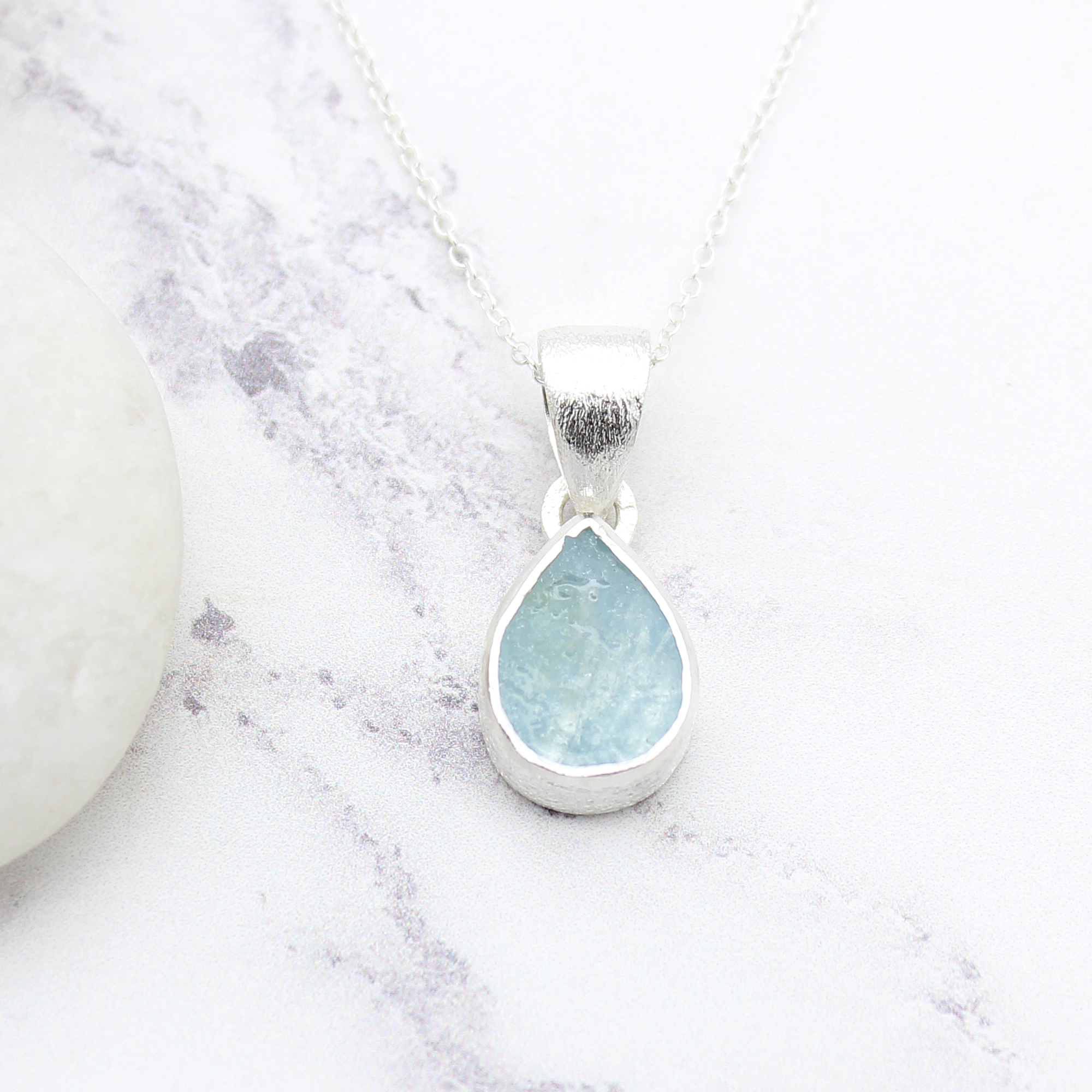 aquamarine-gemstone-sterling-silver-pendant-pe097