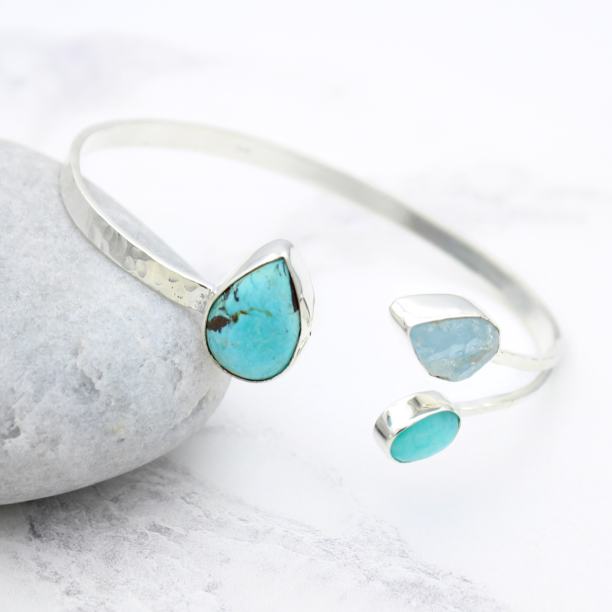 aquamarine-turquoise-amazonite-silver-bangle-BA011e