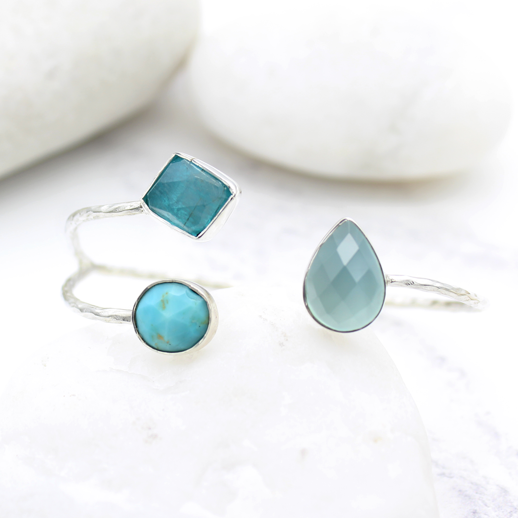 turquoise-chalcedony-apatite-silver-bangle3