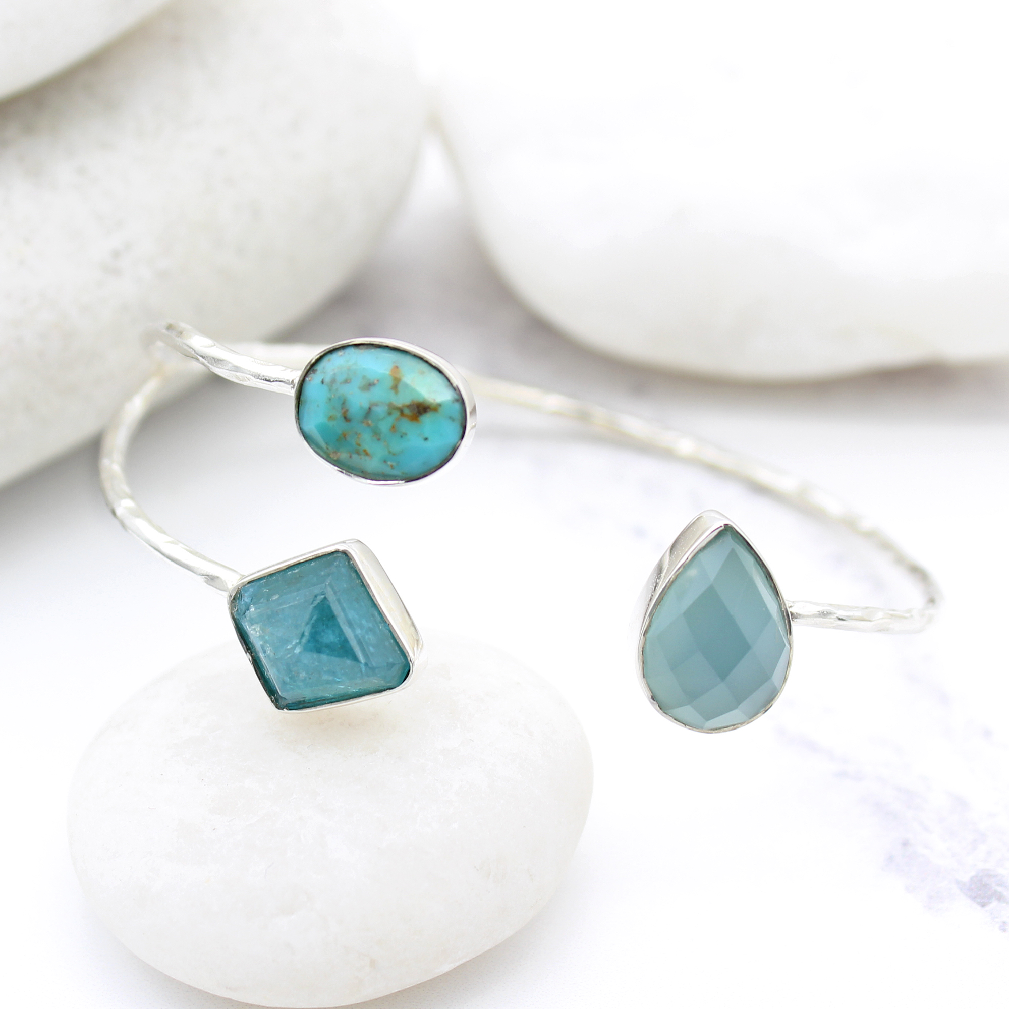 turquoise-chalcedony-apatite-silver-bangle4