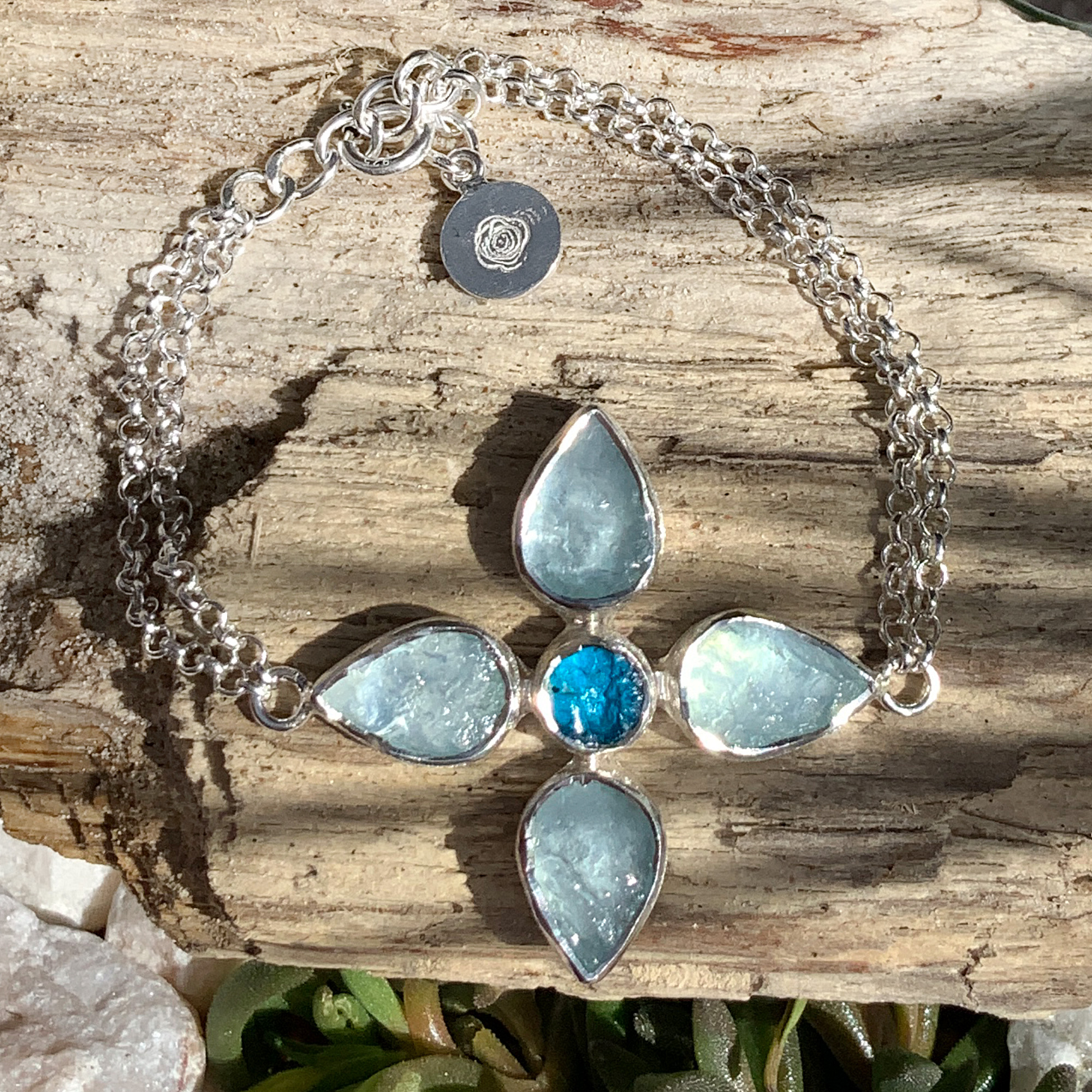 aquamarine-apatite-gemstone-flower-bracelet-br082d