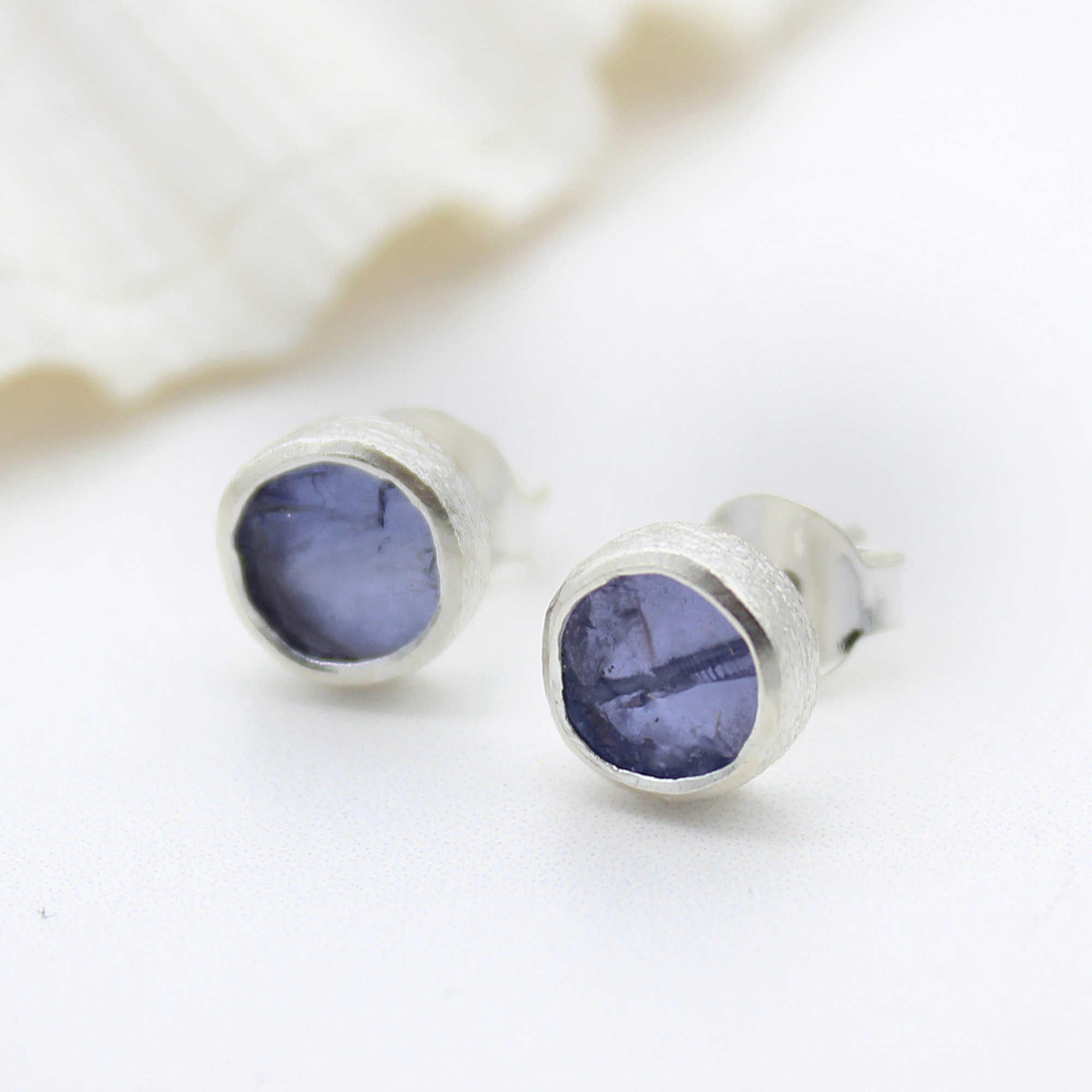 tanzanite-gemstone-stud-earrings-ea056