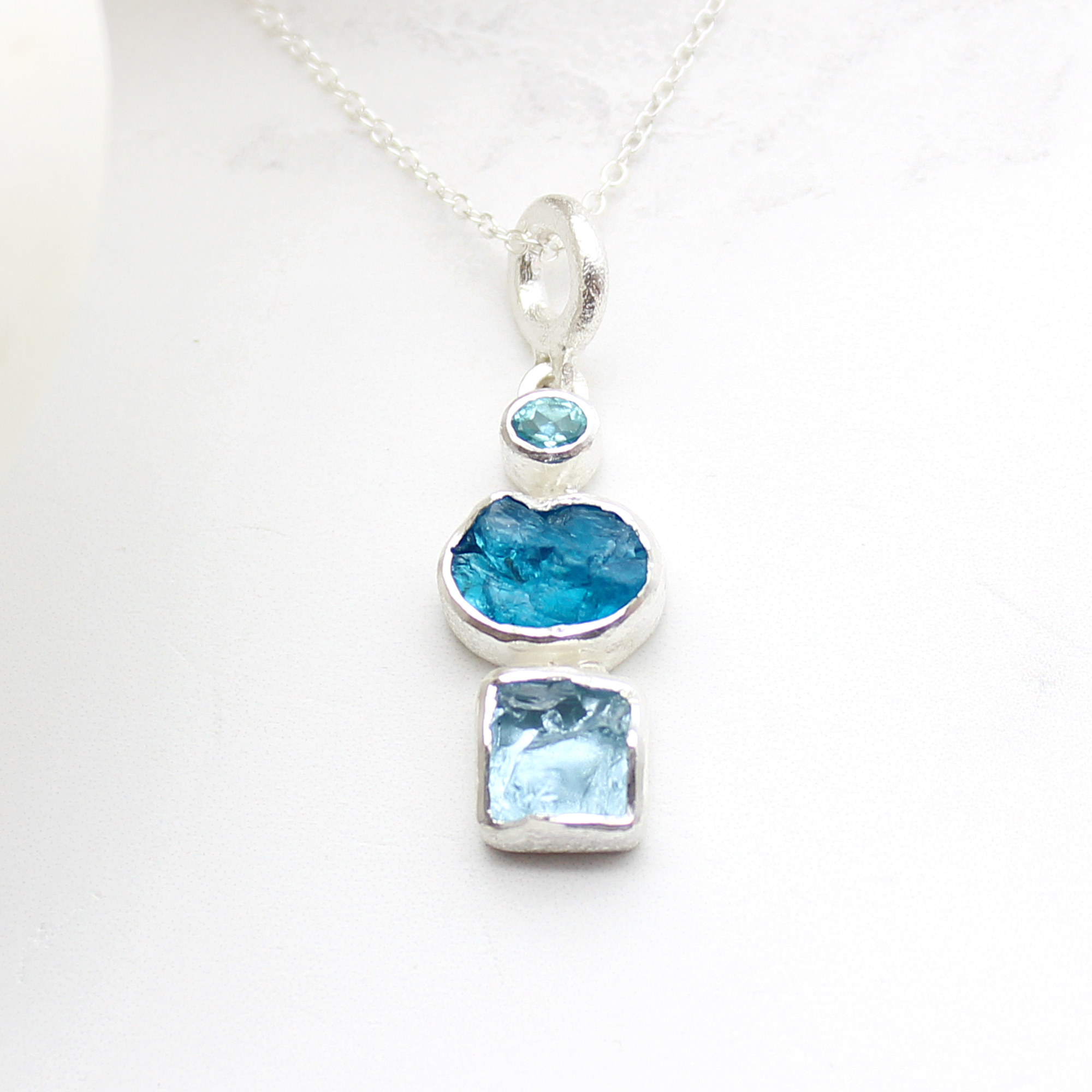 topaz-apatite-aquamarine-gemstone-pendant-pe132